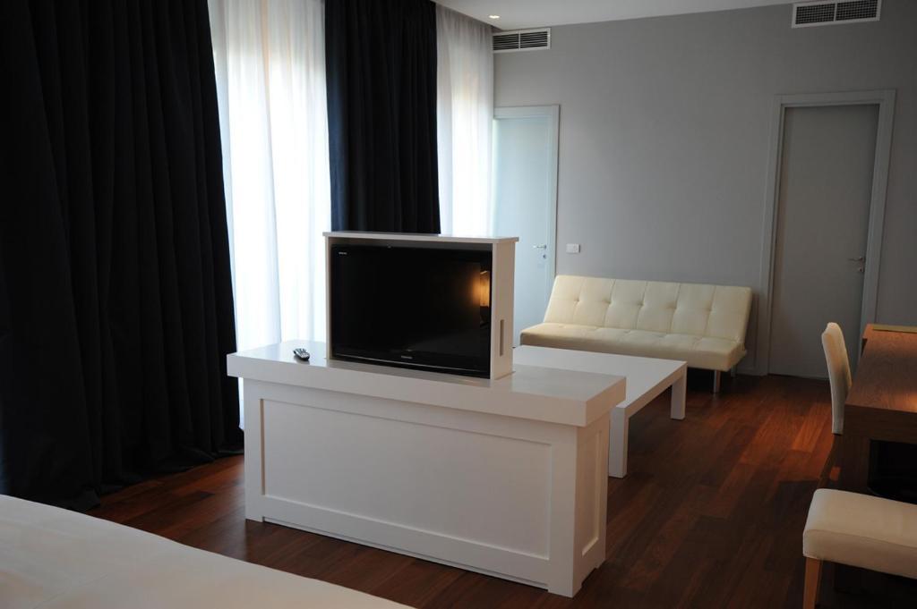 Cristina Park Hotel Montesarchio ภายนอก รูปภาพ